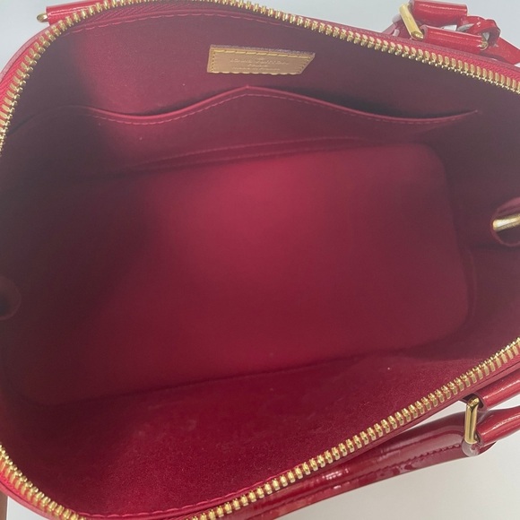 LOUIS VUITTON | ALMA PM VERNIS | CERISES - Picture 8 of 15